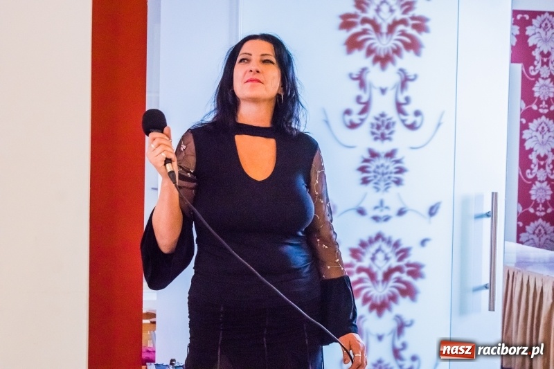 Zdjęcie w galerii na portalu naszraciborz.pl: Odznaki dla zasłużonych, czyli Dzień Seniora w Raciborzu wiadomości z regionu