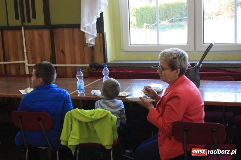 Zdjęcie w galerii na portalu naszraciborz.pl: W Borucinie obchodzono XVIII Dzień Papieski wiadomości z regionu