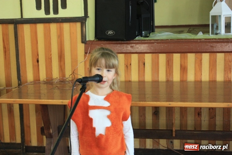 Zdjęcie w galerii na portalu naszraciborz.pl: W Borucinie obchodzono XVIII Dzień Papieski wiadomości z regionu