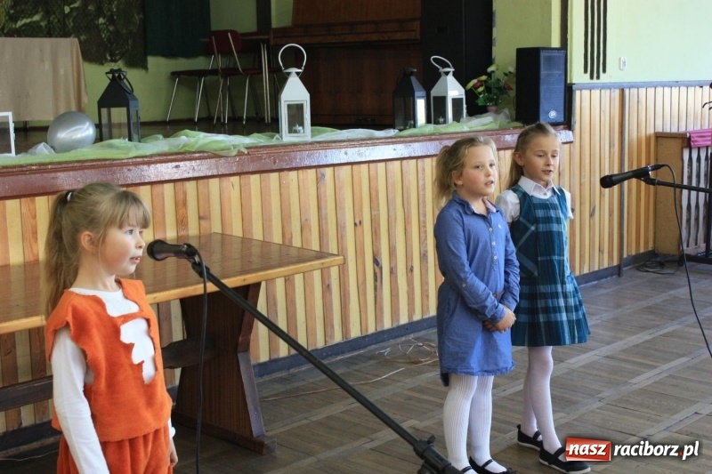 Zdjęcie w galerii na portalu naszraciborz.pl: W Borucinie obchodzono XVIII Dzień Papieski wiadomości z regionu
