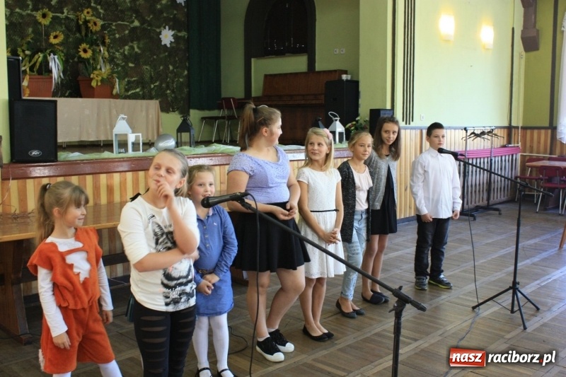 Zdjęcie w galerii na portalu naszraciborz.pl: W Borucinie obchodzono XVIII Dzień Papieski wiadomości z regionu