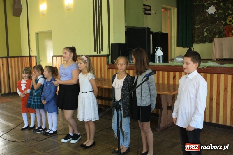 Zdjęcie w galerii na portalu naszraciborz.pl: W Borucinie obchodzono XVIII Dzień Papieski wiadomości z regionu