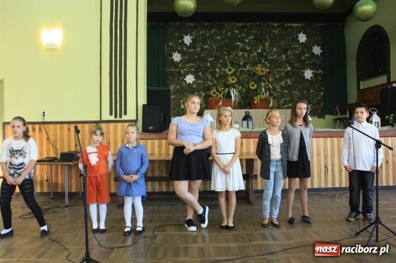 Zdjęcie w galerii na portalu naszraciborz.pl: W Borucinie obchodzono XVIII Dzień Papieski wiadomości z regionu