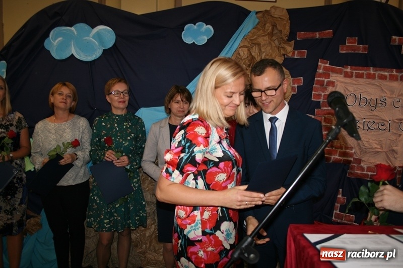 Zdjęcie w galerii na portalu naszraciborz.pl: Święto Edukacji Narodowej w raciborskim Ekonomiku wiadomości z regionu