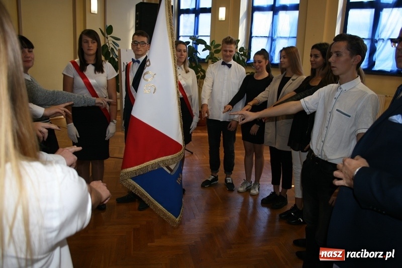 Zdjęcie w galerii na portalu naszraciborz.pl: Święto Edukacji Narodowej w raciborskim Ekonomiku wiadomości z regionu
