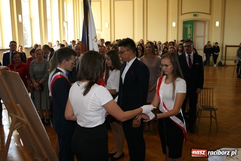 Zdjęcie w galerii na portalu naszraciborz.pl: Święto Edukacji Narodowej w raciborskim Ekonomiku wiadomości z regionu