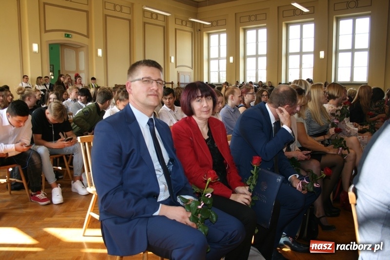 Zdjęcie w galerii na portalu naszraciborz.pl: Święto Edukacji Narodowej w raciborskim Ekonomiku wiadomości z regionu