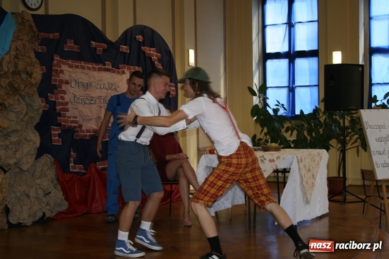 Zdjęcie w galerii na portalu naszraciborz.pl: Święto Edukacji Narodowej w raciborskim Ekonomiku wiadomości z regionu