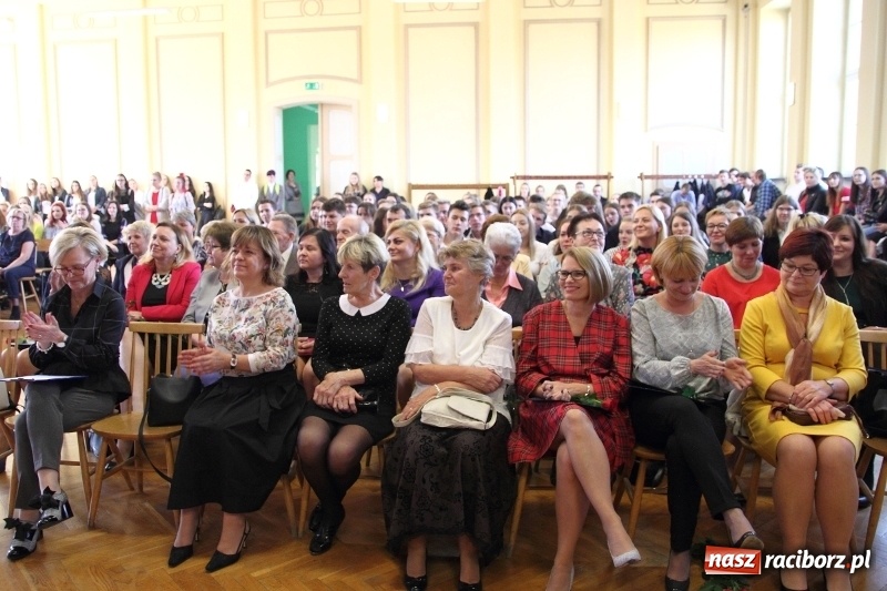 Zdjęcie w galerii na portalu naszraciborz.pl: Święto Edukacji Narodowej w raciborskim Ekonomiku wiadomości z regionu