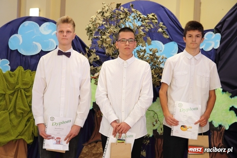 Zdjęcie w galerii na portalu naszraciborz.pl: Święto Edukacji Narodowej w raciborskim Ekonomiku wiadomości z regionu