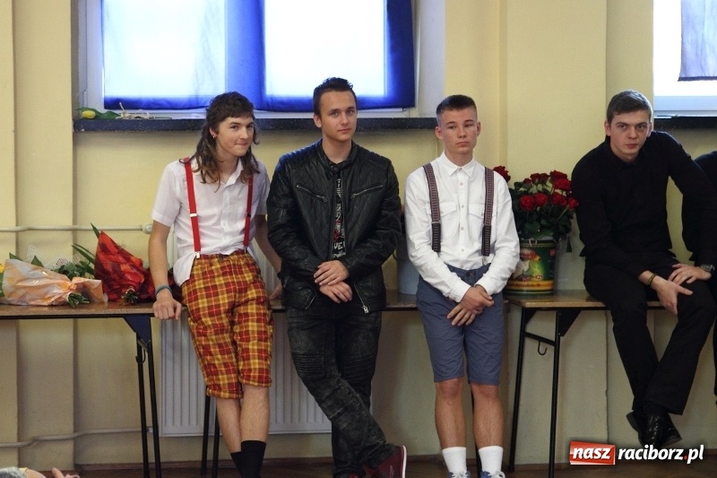 Zdjęcie w galerii na portalu naszraciborz.pl: Święto Edukacji Narodowej w raciborskim Ekonomiku wiadomości z regionu