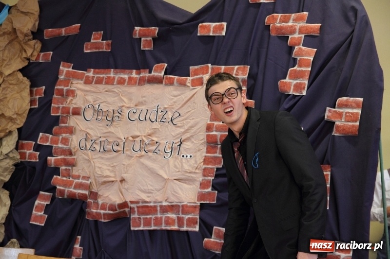 Zdjęcie w galerii na portalu naszraciborz.pl: Święto Edukacji Narodowej w raciborskim Ekonomiku wiadomości z regionu