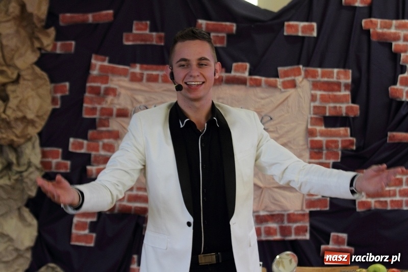 Zdjęcie w galerii na portalu naszraciborz.pl: Święto Edukacji Narodowej w raciborskim Ekonomiku wiadomości z regionu