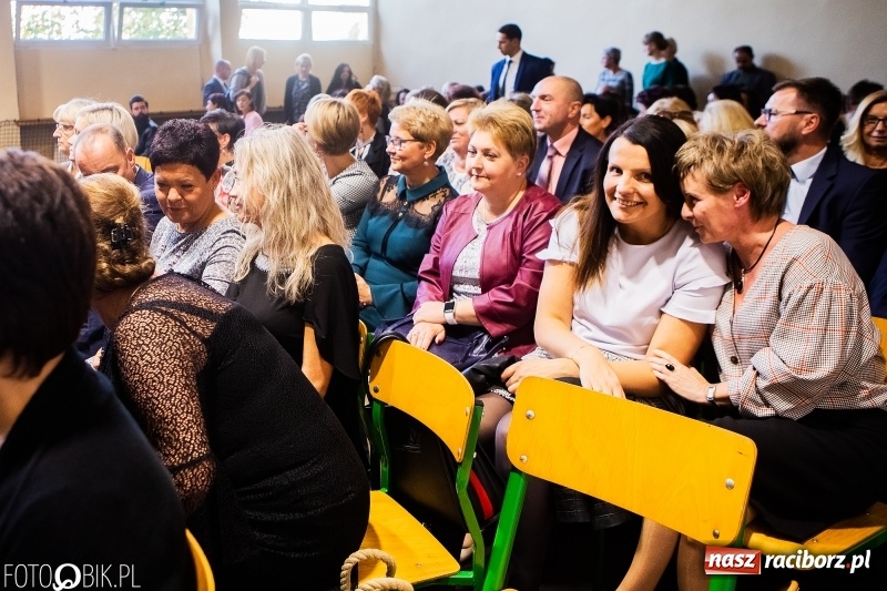 Zdjęcie w galerii na portalu naszraciborz.pl: Miejska oświata świętowała w SP 4  wiadomości z regionu