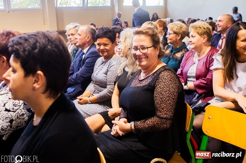 Zdjęcie w galerii na portalu naszraciborz.pl: Miejska oświata świętowała w SP 4  wiadomości z regionu