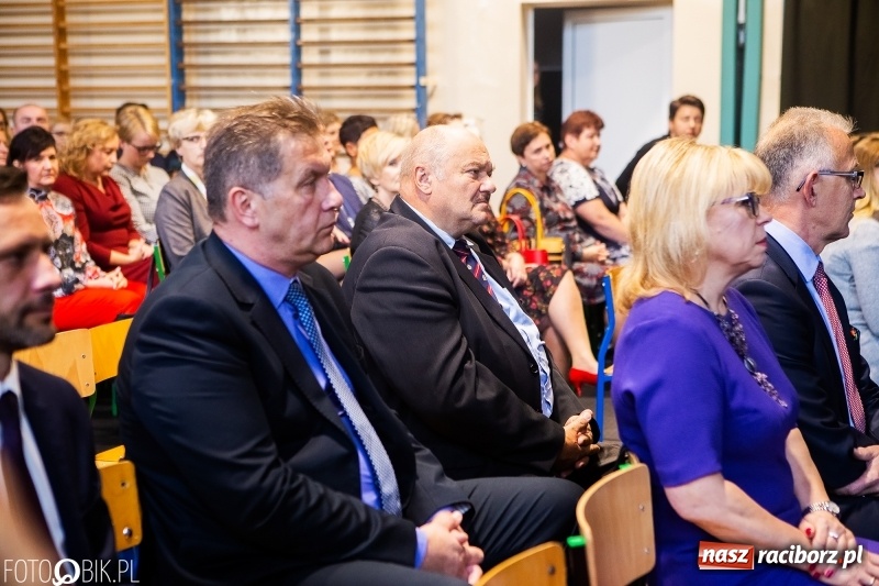 Zdjęcie w galerii na portalu naszraciborz.pl: Miejska oświata świętowała w SP 4  wiadomości z regionu