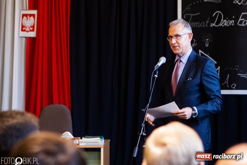 Zdjęcie w galerii na portalu naszraciborz.pl: Miejska oświata świętowała w SP 4  wiadomości z regionu
