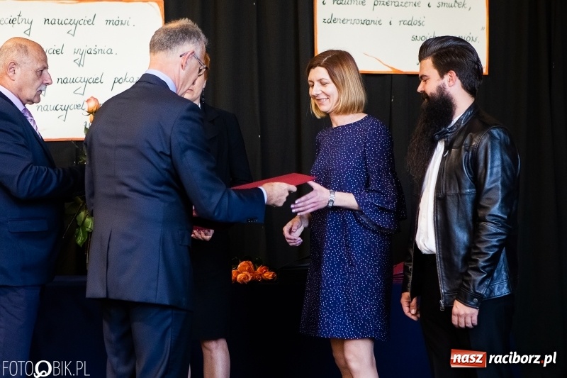 Zdjęcie w galerii na portalu naszraciborz.pl: Miejska oświata świętowała w SP 4  wiadomości z regionu