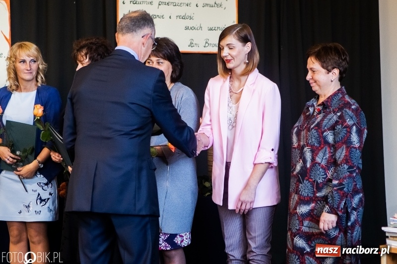 Zdjęcie w galerii na portalu naszraciborz.pl: Miejska oświata świętowała w SP 4  wiadomości z regionu