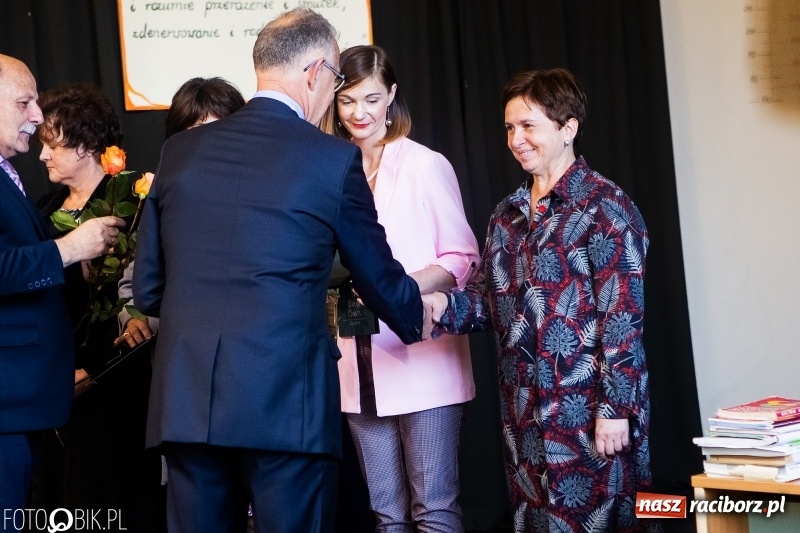 Zdjęcie w galerii na portalu naszraciborz.pl: Miejska oświata świętowała w SP 4  wiadomości z regionu