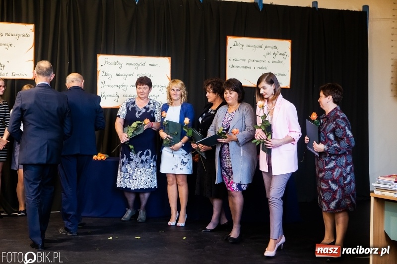 Zdjęcie w galerii na portalu naszraciborz.pl: Miejska oświata świętowała w SP 4  wiadomości z regionu
