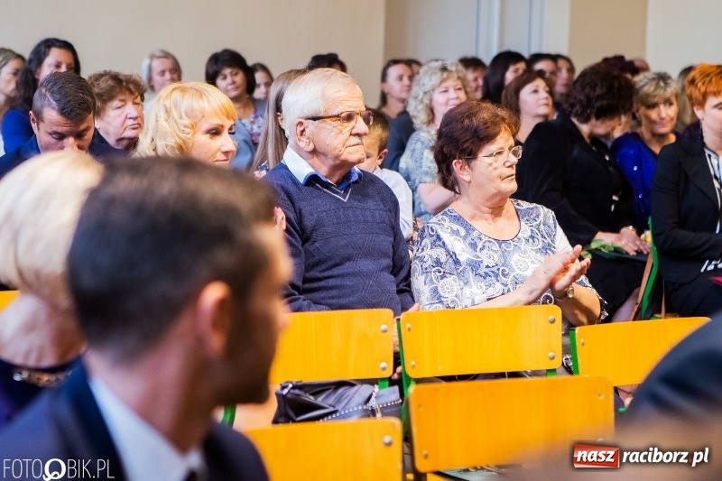 Zdjęcie w galerii na portalu naszraciborz.pl: Miejska oświata świętowała w SP 4  wiadomości z regionu