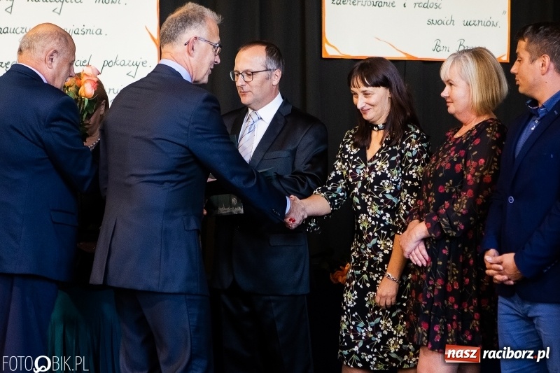 Zdjęcie w galerii na portalu naszraciborz.pl: Miejska oświata świętowała w SP 4  wiadomości z regionu