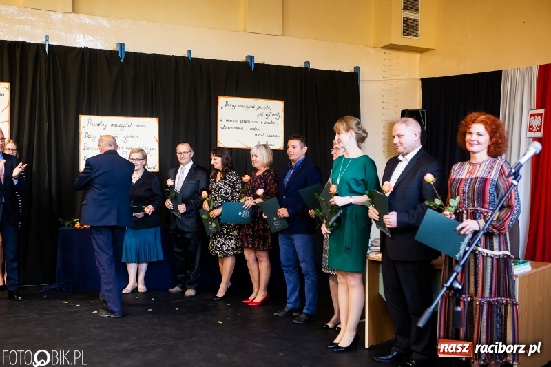 Zdjęcie w galerii na portalu naszraciborz.pl: Miejska oświata świętowała w SP 4  wiadomości z regionu