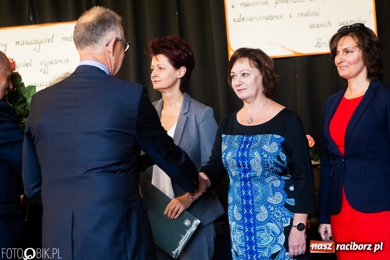 Zdjęcie w galerii na portalu naszraciborz.pl: Miejska oświata świętowała w SP 4  wiadomości z regionu