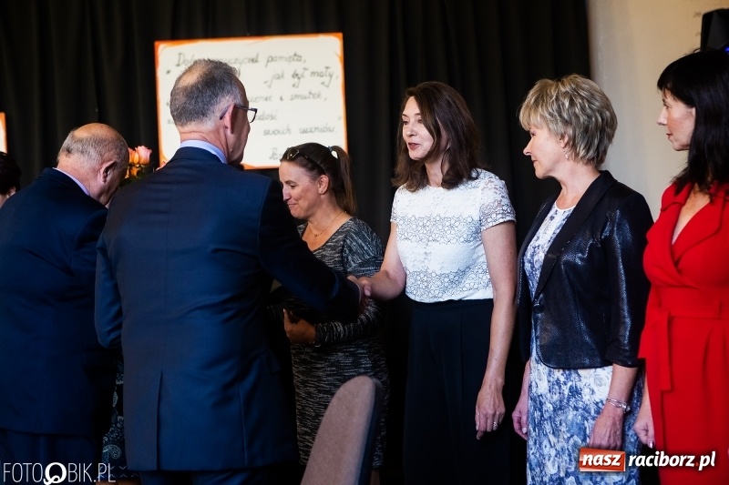 Zdjęcie w galerii na portalu naszraciborz.pl: Miejska oświata świętowała w SP 4  wiadomości z regionu