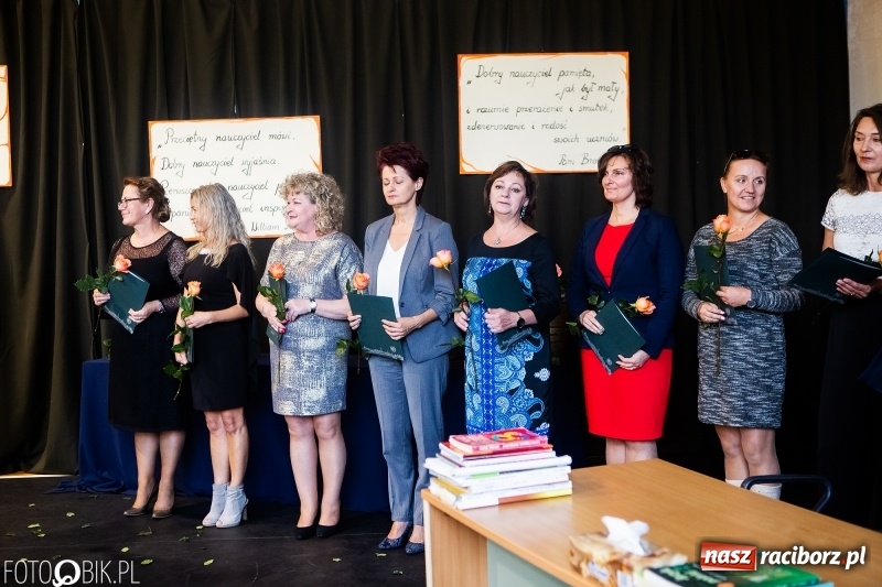 Zdjęcie w galerii na portalu naszraciborz.pl: Miejska oświata świętowała w SP 4  wiadomości z regionu