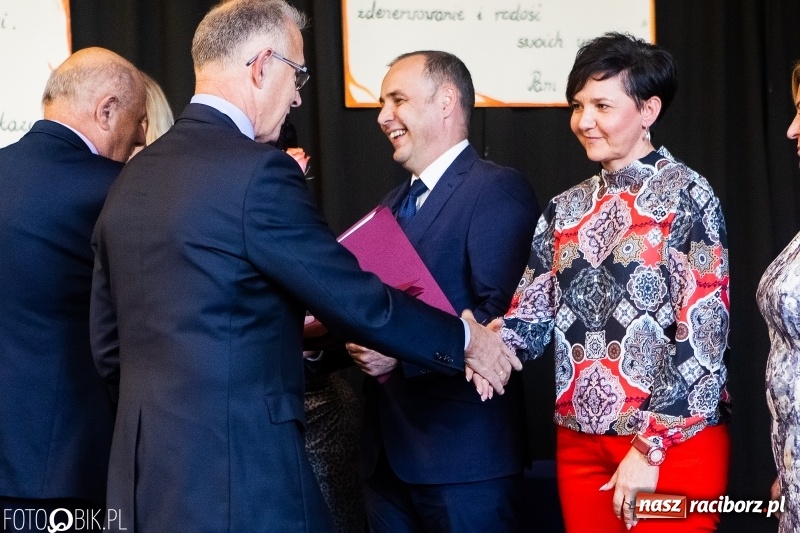 Zdjęcie w galerii na portalu naszraciborz.pl: Miejska oświata świętowała w SP 4  wiadomości z regionu