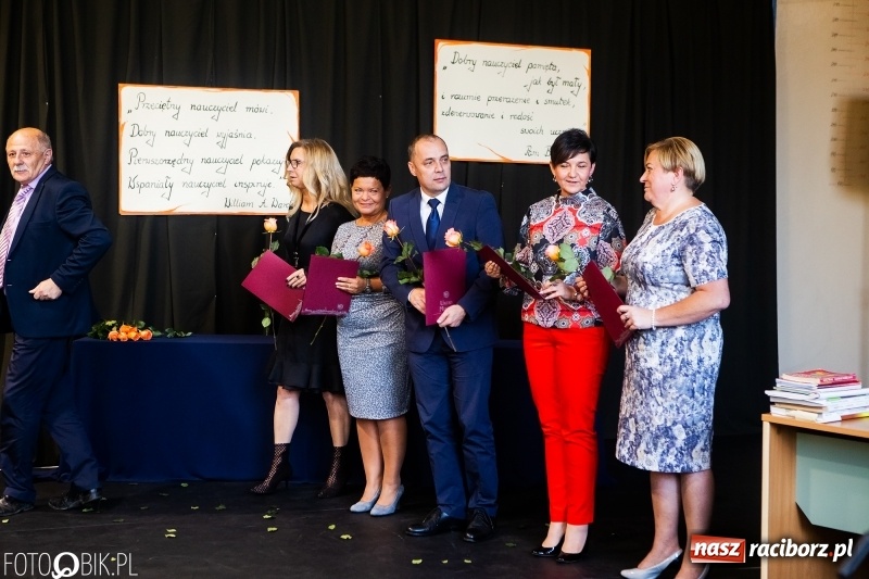 Zdjęcie w galerii na portalu naszraciborz.pl: Miejska oświata świętowała w SP 4  wiadomości z regionu