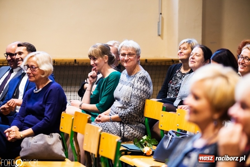 Zdjęcie w galerii na portalu naszraciborz.pl: Miejska oświata świętowała w SP 4  wiadomości z regionu