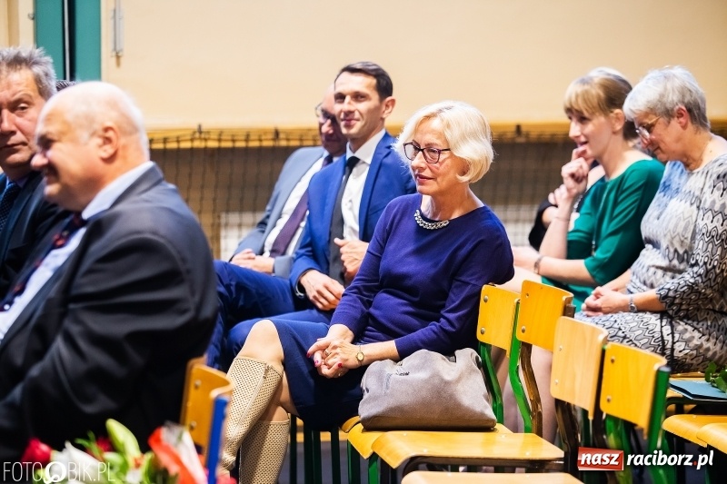 Zdjęcie w galerii na portalu naszraciborz.pl: Miejska oświata świętowała w SP 4  wiadomości z regionu