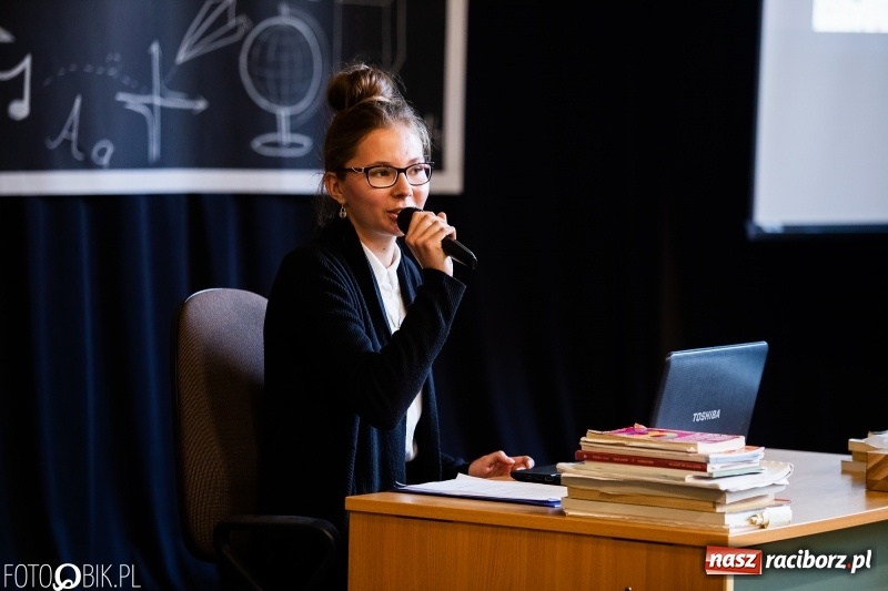 Zdjęcie w galerii na portalu naszraciborz.pl: Miejska oświata świętowała w SP 4  wiadomości z regionu