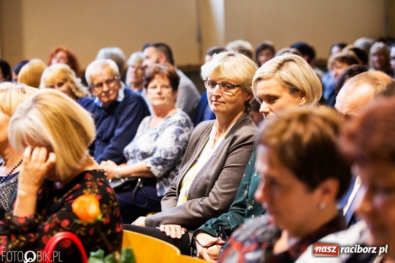 Zdjęcie w galerii na portalu naszraciborz.pl: Miejska oświata świętowała w SP 4  wiadomości z regionu