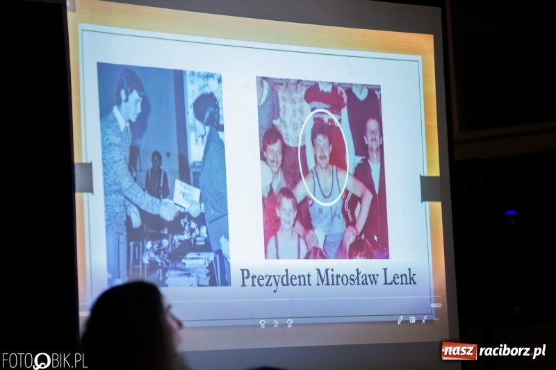 Zdjęcie w galerii na portalu naszraciborz.pl: Miejska oświata świętowała w SP 4  wiadomości z regionu