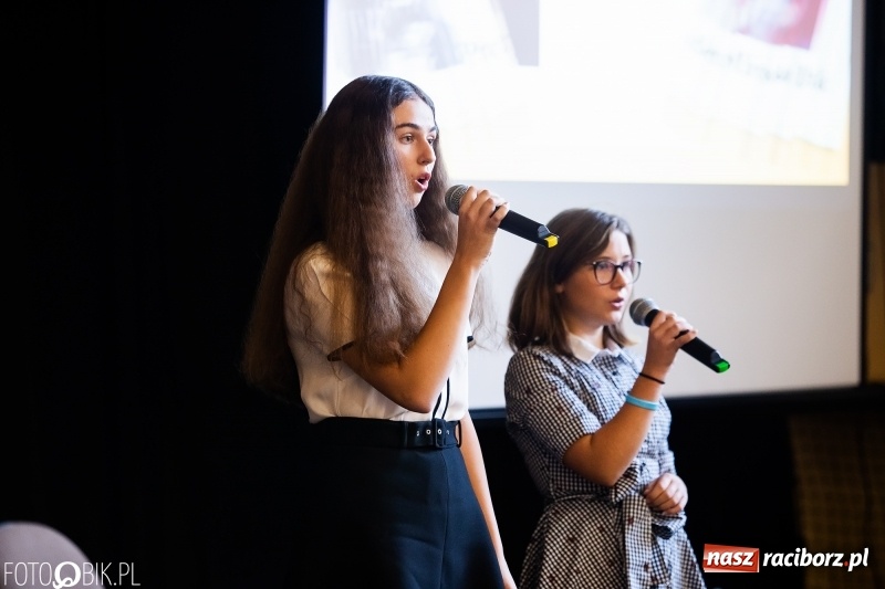 Zdjęcie w galerii na portalu naszraciborz.pl: Miejska oświata świętowała w SP 4  wiadomości z regionu