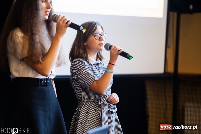 Zdjęcie w galerii na portalu naszraciborz.pl: Miejska oświata świętowała w SP 4  wiadomości z regionu