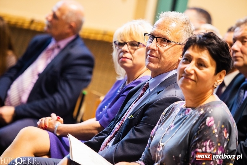 Zdjęcie w galerii na portalu naszraciborz.pl: Miejska oświata świętowała w SP 4  wiadomości z regionu