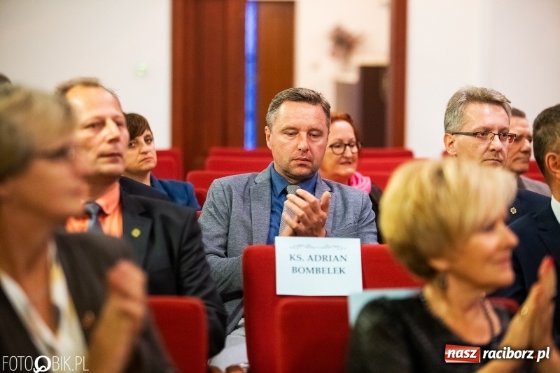 Zdjęcie w galerii na portalu naszraciborz.pl: Powiatowe obchody Dnia Edukacji Narodowej  wiadomości z regionu