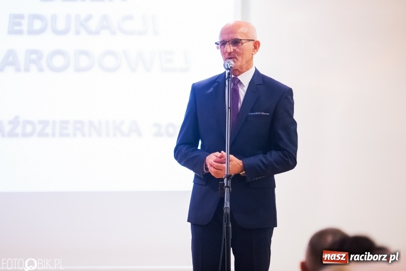 Zdjęcie w galerii na portalu naszraciborz.pl: Powiatowe obchody Dnia Edukacji Narodowej  wiadomości z regionu