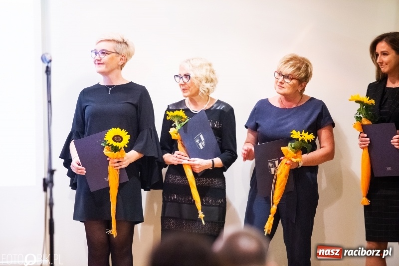 Zdjęcie w galerii na portalu naszraciborz.pl: Powiatowe obchody Dnia Edukacji Narodowej  wiadomości z regionu