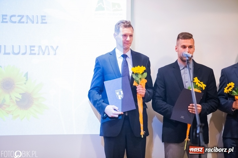 Zdjęcie w galerii na portalu naszraciborz.pl: Powiatowe obchody Dnia Edukacji Narodowej  wiadomości z regionu