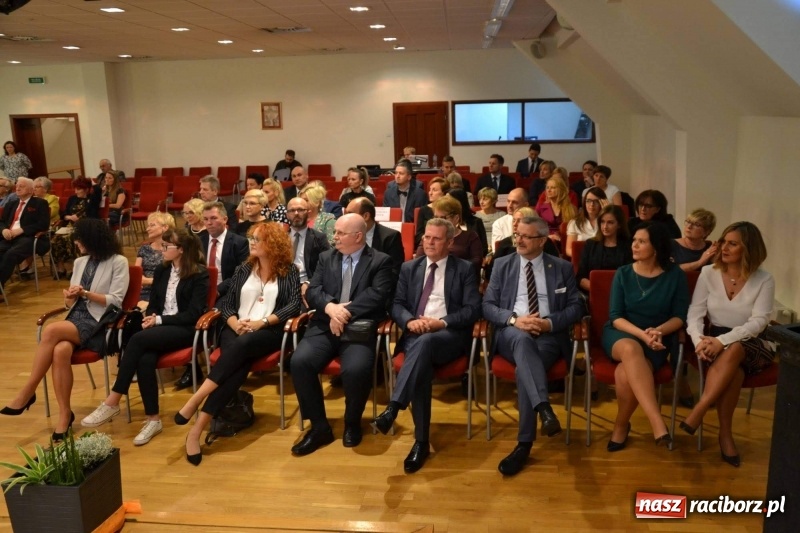 Zdjęcie w galerii na portalu naszraciborz.pl: Powiatowe obchody Dnia Edukacji Narodowej  wiadomości z regionu