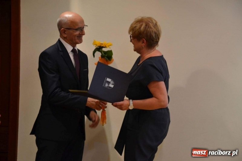 Zdjęcie w galerii na portalu naszraciborz.pl: Powiatowe obchody Dnia Edukacji Narodowej  wiadomości z regionu