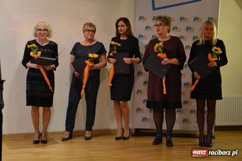 Zdjęcie w galerii na portalu naszraciborz.pl: Powiatowe obchody Dnia Edukacji Narodowej  wiadomości z regionu