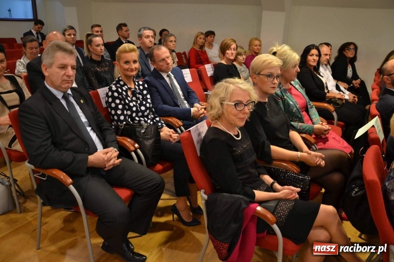 Zdjęcie w galerii na portalu naszraciborz.pl: Powiatowe obchody Dnia Edukacji Narodowej  wiadomości z regionu