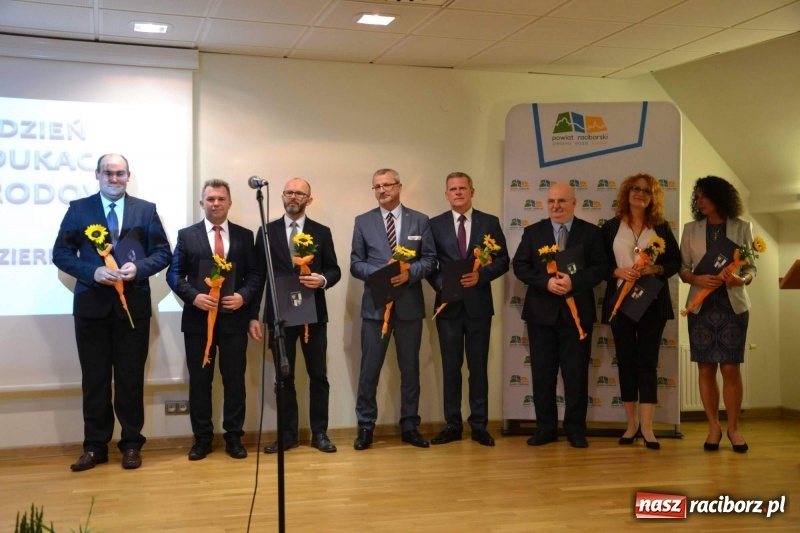 Zdjęcie w galerii na portalu naszraciborz.pl: Powiatowe obchody Dnia Edukacji Narodowej  wiadomości z regionu